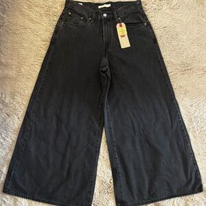 Levi's Charcoal Women’s XL Super Wide-Leg Jeans size 28. NWT